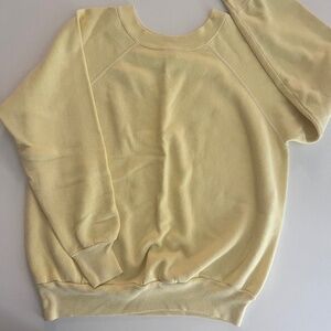 Light yellow vintage sweatshirt. Ultra sweats. Size S